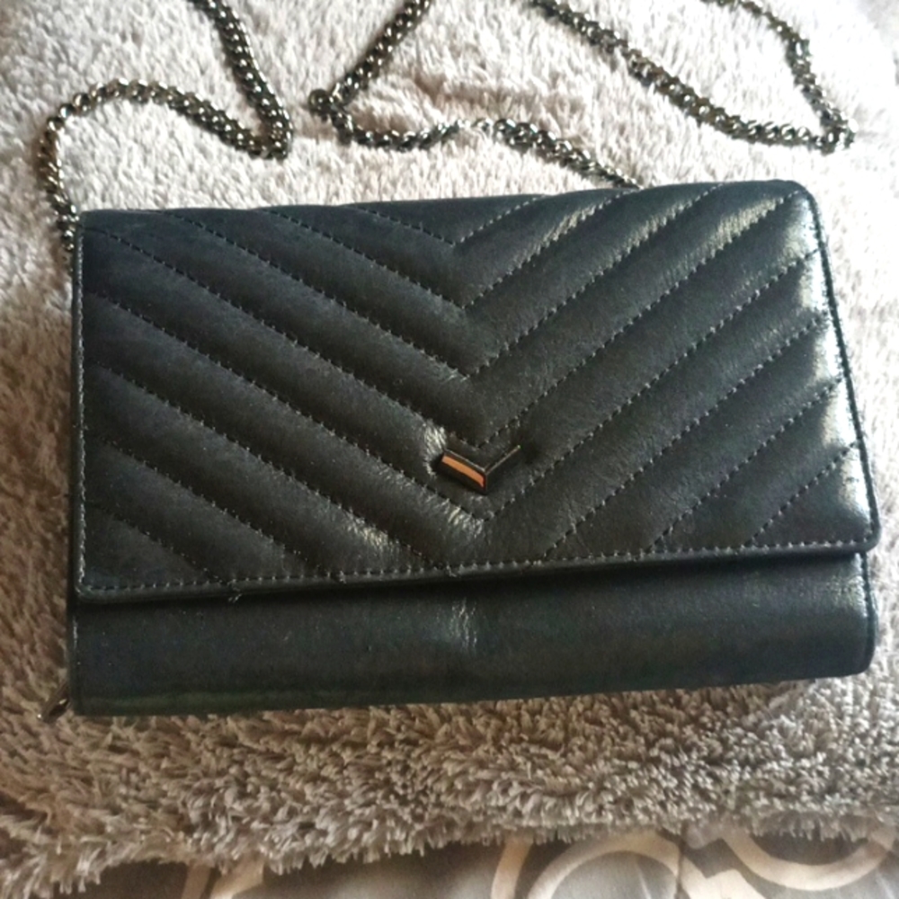 Black botkier by New York!